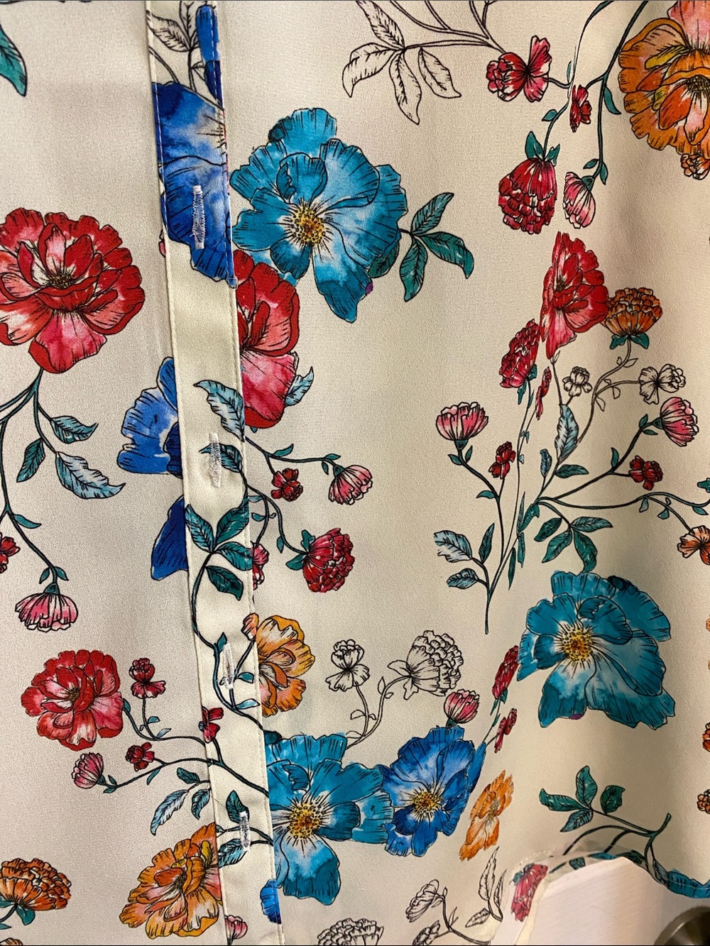 Express Sleeveless Floral Button-Up Top in Cream, Blue, Red, Yellow - Picture 3 of 7